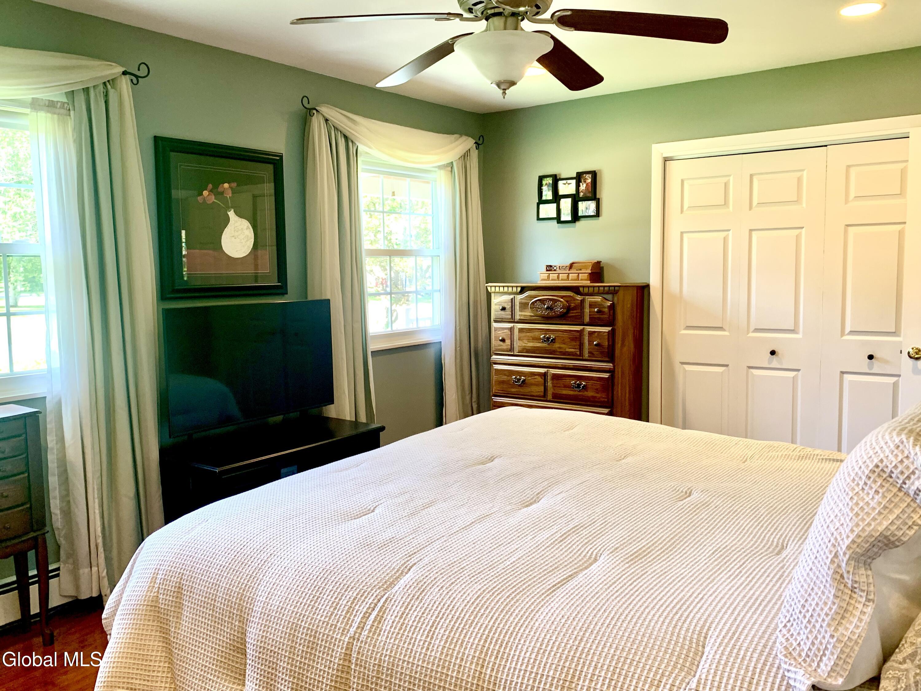 15 Algonquin Drive Queensbury NY 12804