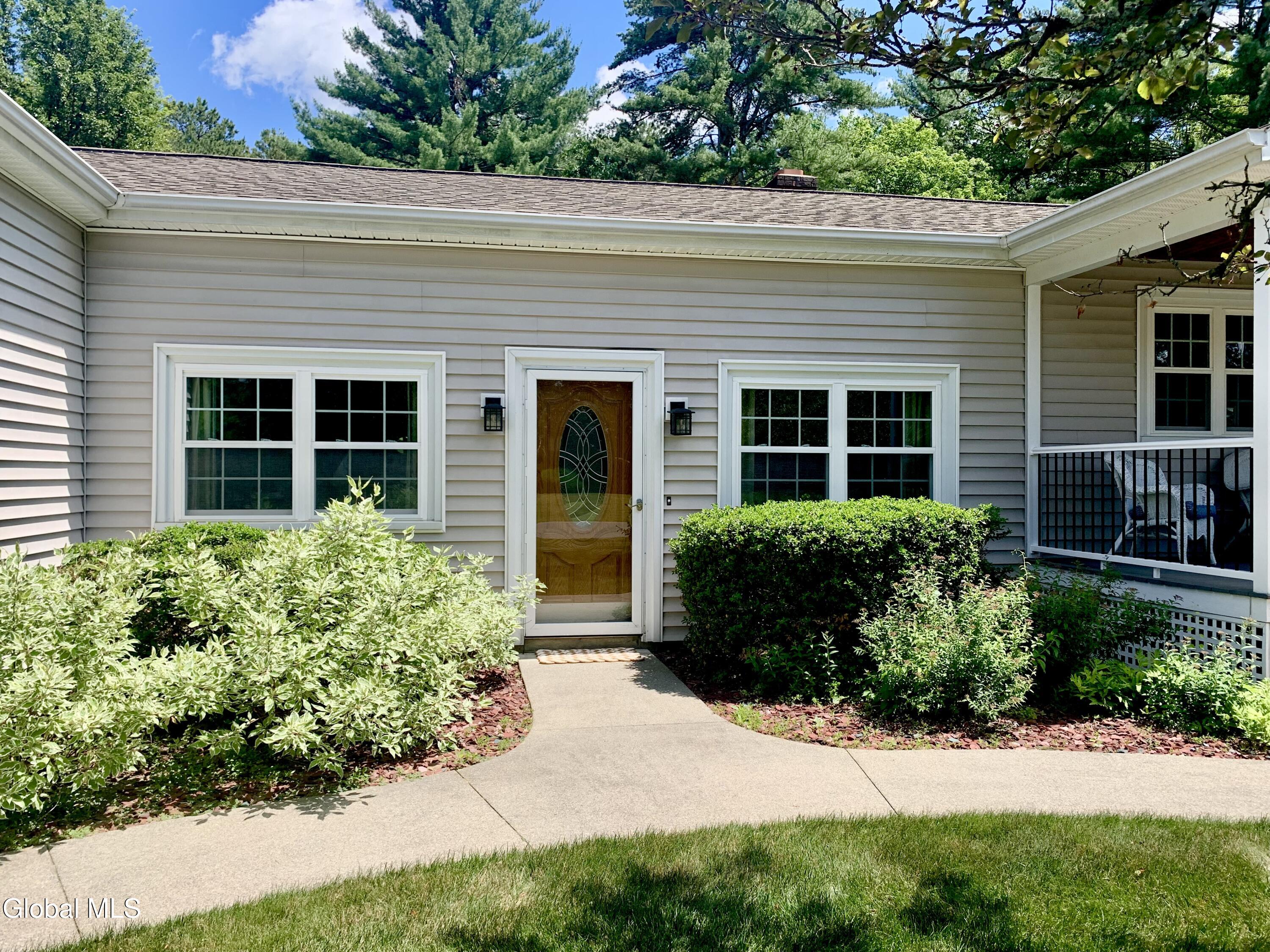 15 Algonquin Drive Queensbury NY 12804