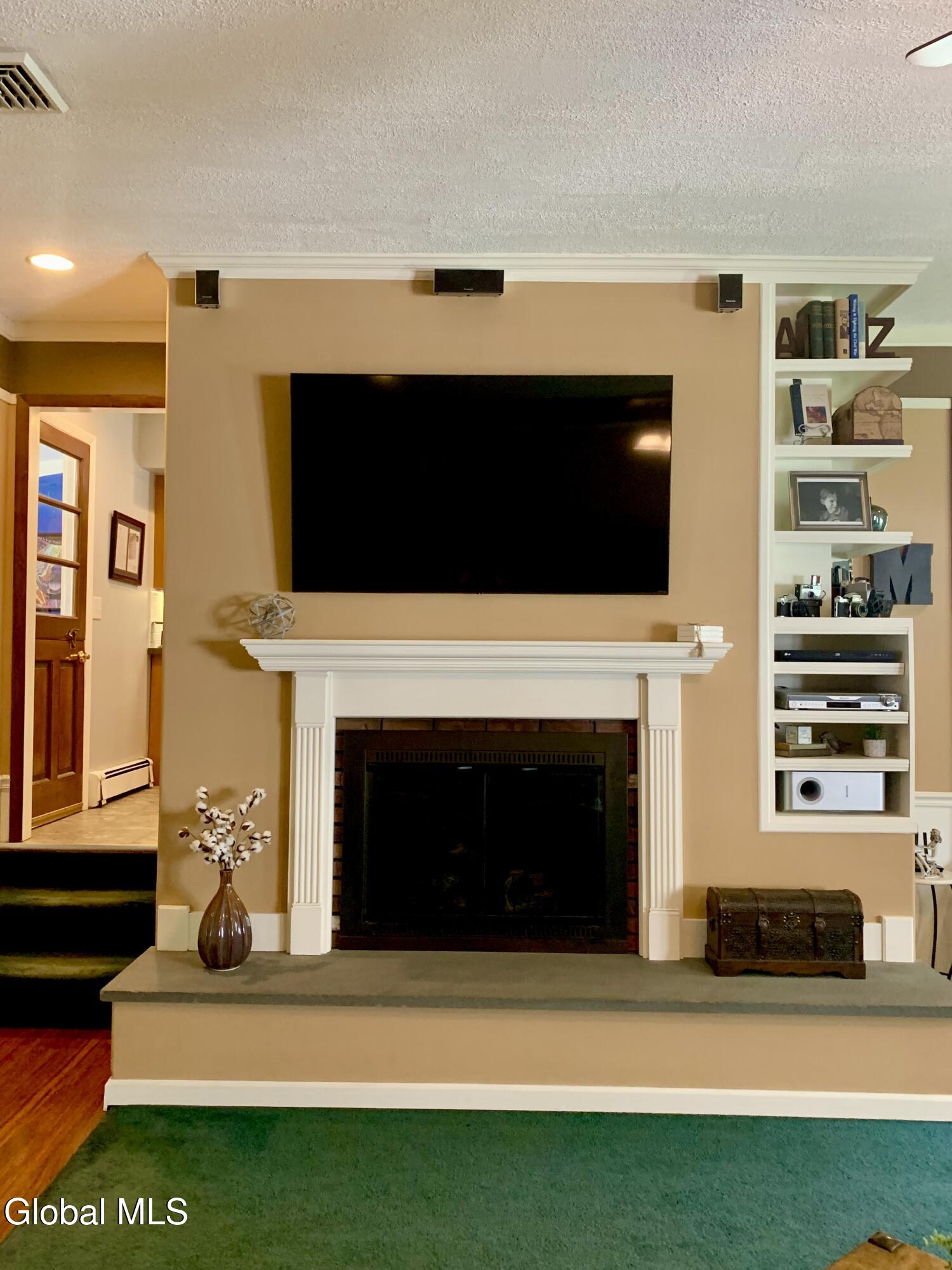 15 Algonquin Drive Queensbury NY 12804
