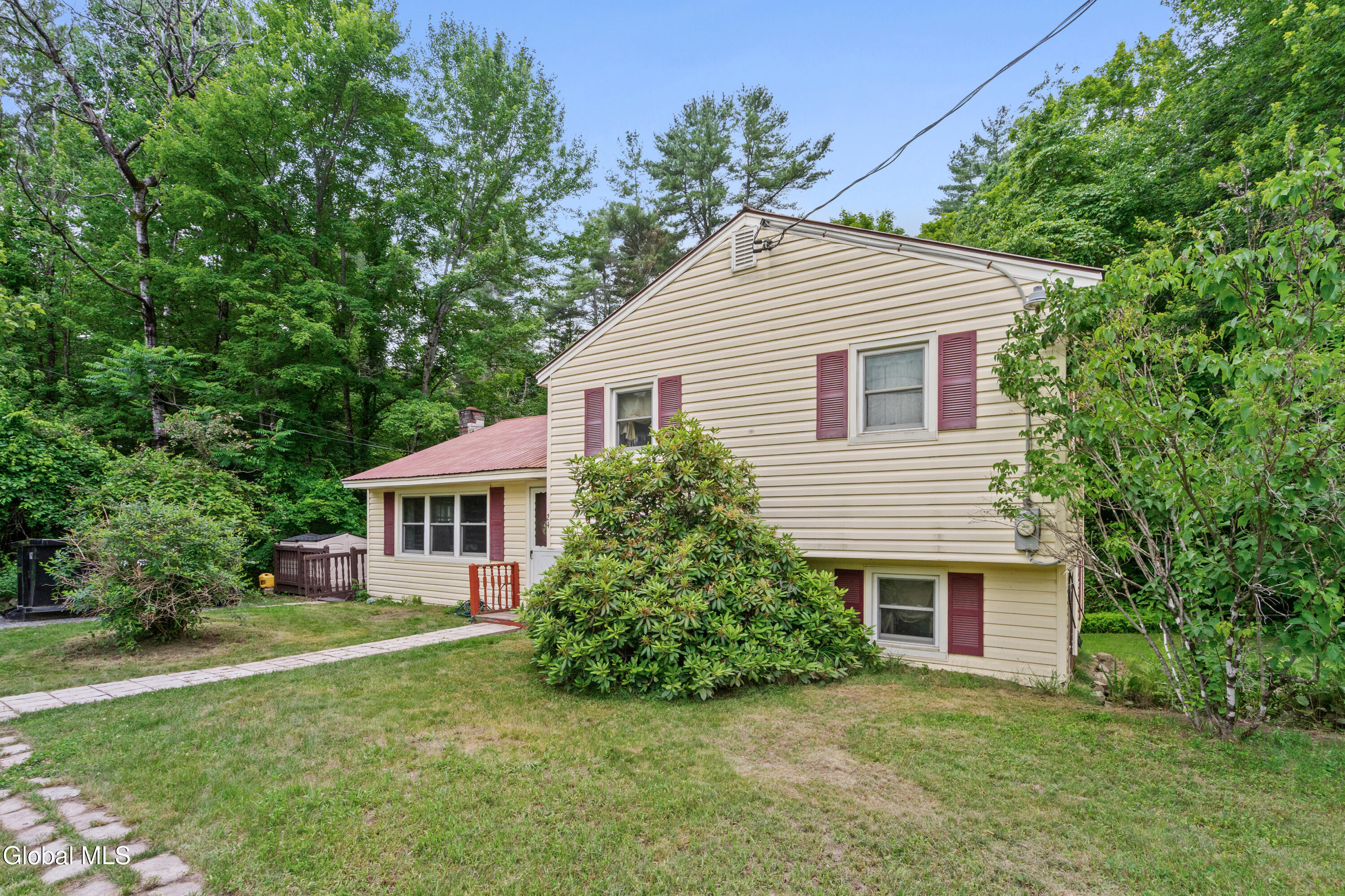 24 Hack Road Corinth NY 12822