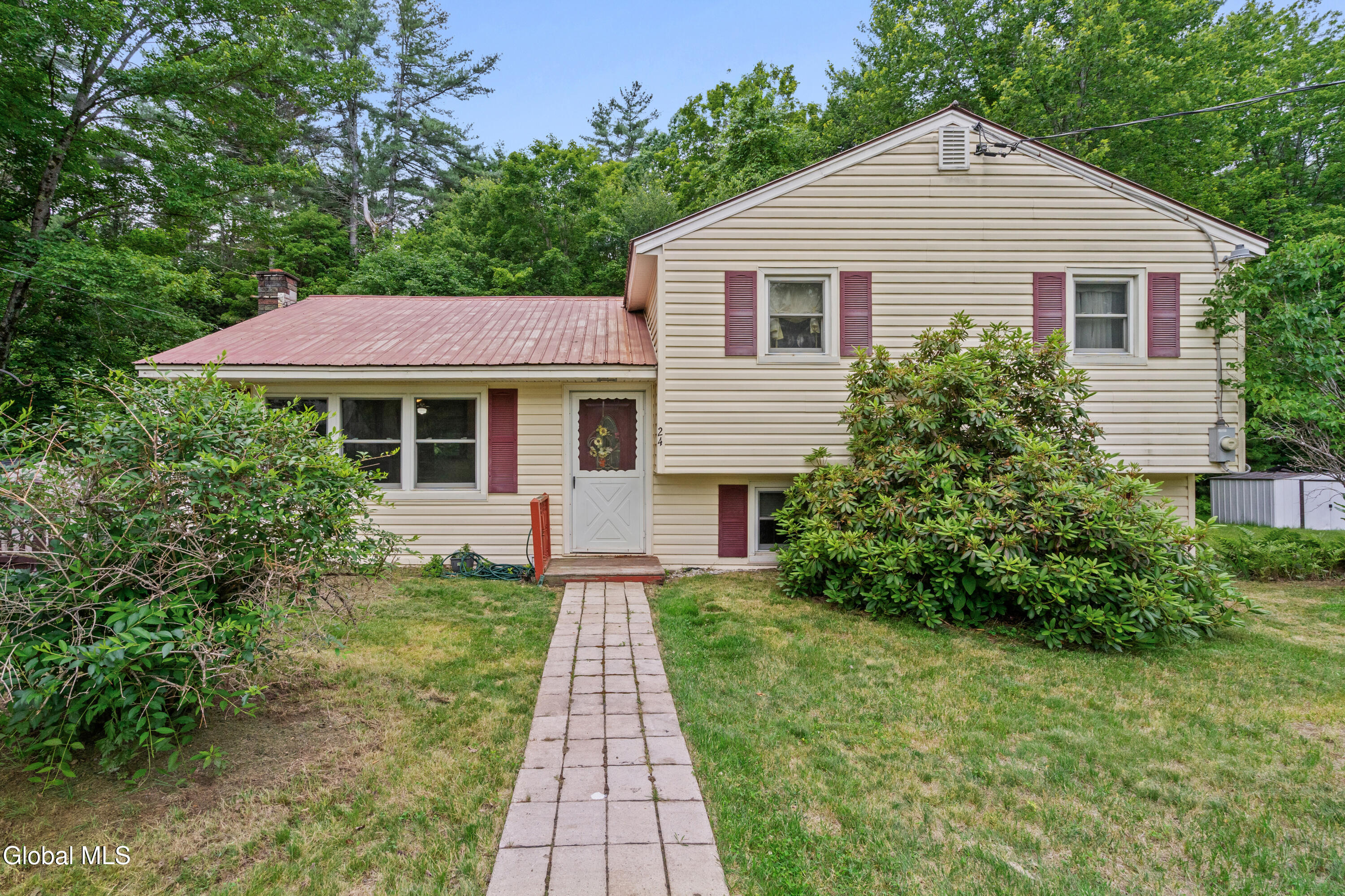 24 Hack Road Corinth NY 12822