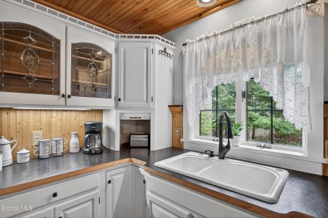 7 Jerome Lane Moreau NY 12803