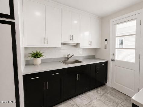 83 Oakland Avenue Gloversville NY 12078