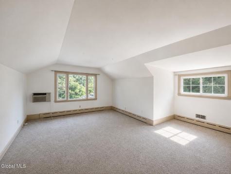 83 Oakland Avenue Gloversville NY 12078