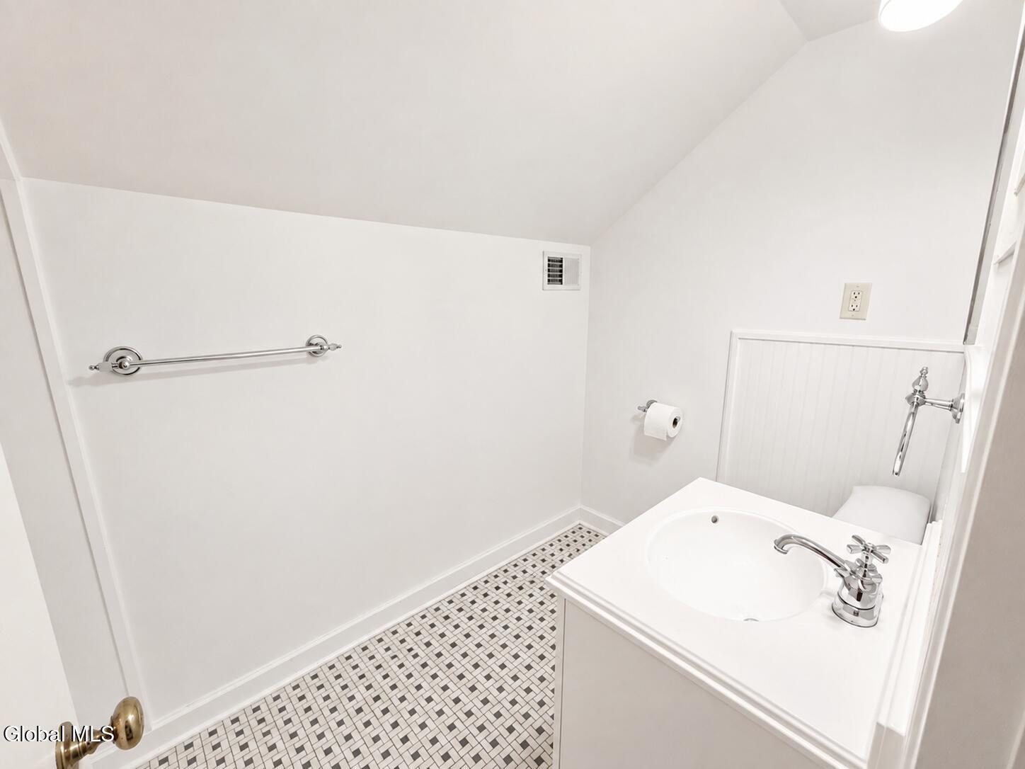 83 Oakland Avenue Gloversville NY 12078