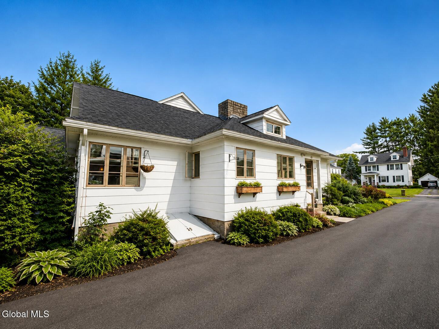 83 Oakland Avenue Gloversville NY 12078
