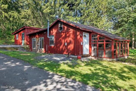 16 Pine Avenue Averill Park NY 12018