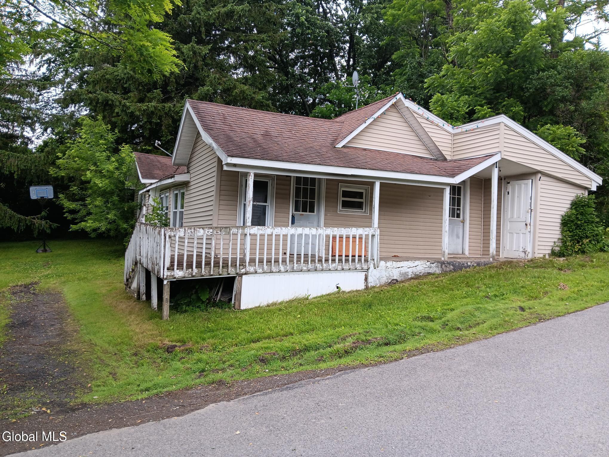 352 Hillside Road Pattersonville NY 12137