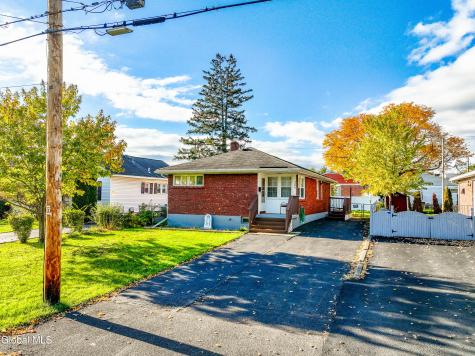 106 Edgecomb Street Albany NY 12209