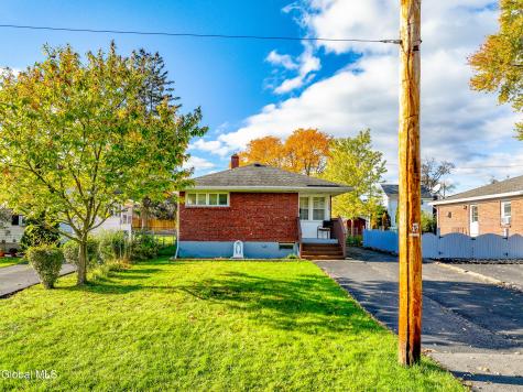 106 Edgecomb Street Albany NY 12209