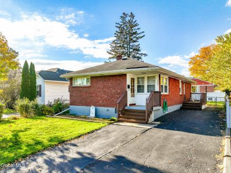 106 Edgecomb Street Albany NY 12209