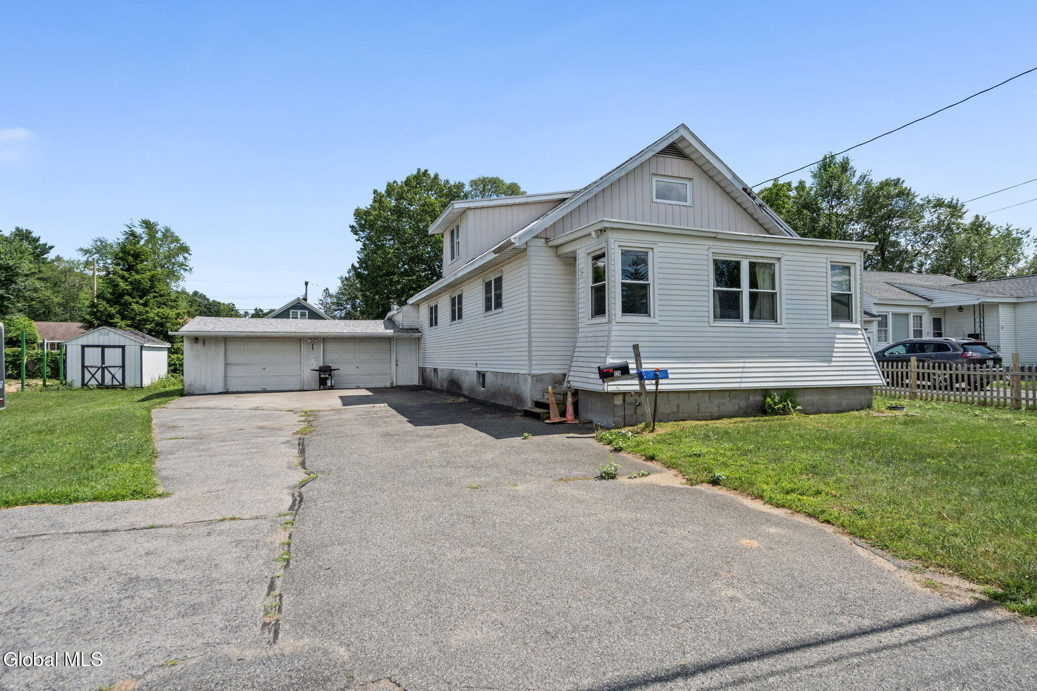 126 Daniels Avenue Schenectady NY 12304