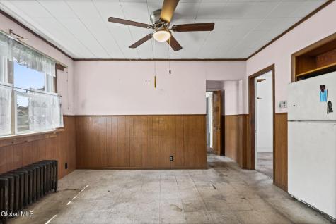 126 Daniels Avenue Schenectady NY 12304