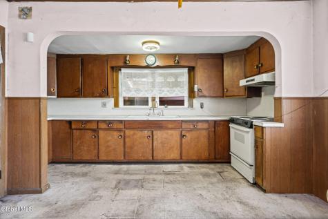 126 Daniels Avenue Schenectady NY 12304