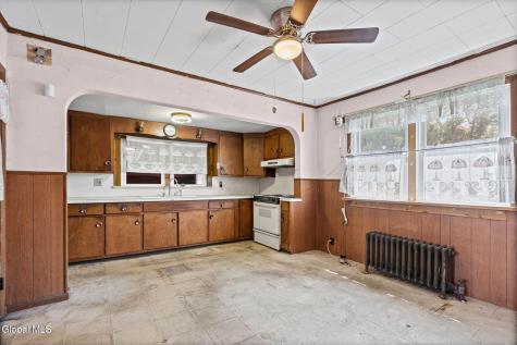 126 Daniels Avenue Schenectady NY 12304
