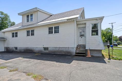 126 Daniels Avenue Schenectady NY 12304