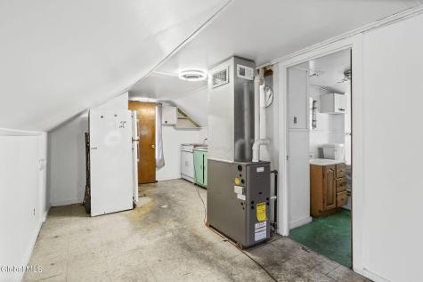 126 Daniels Avenue Schenectady NY 12304