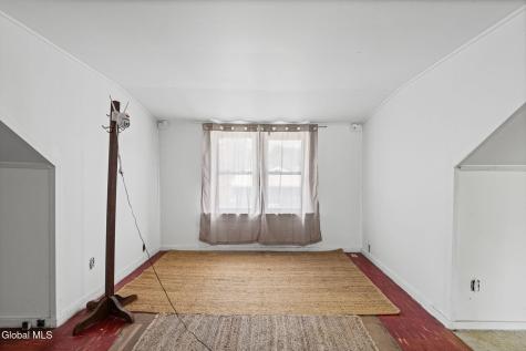 126 Daniels Avenue Schenectady NY 12304