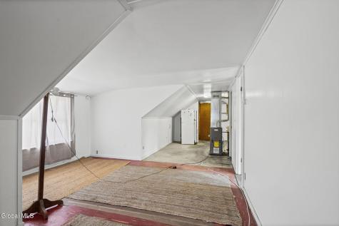 126 Daniels Avenue Schenectady NY 12304