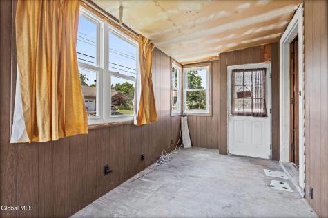 126 Daniels Avenue Schenectady NY 12304