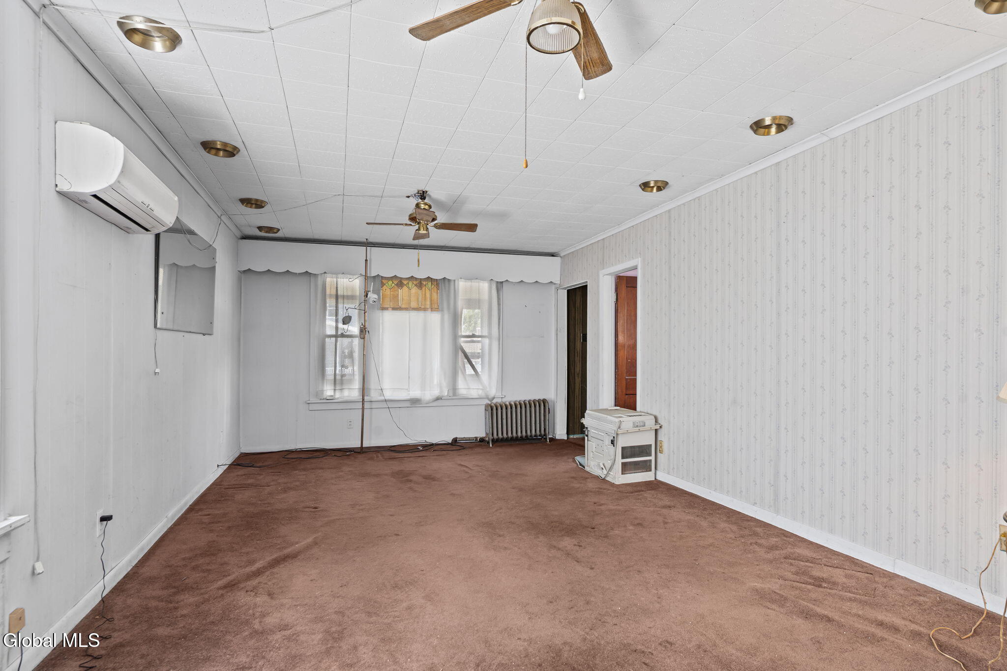 126 Daniels Avenue Schenectady NY 12304