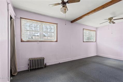 126 Daniels Avenue Schenectady NY 12304