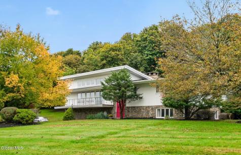 24 Oriel Lane Rensselaer NY 12144