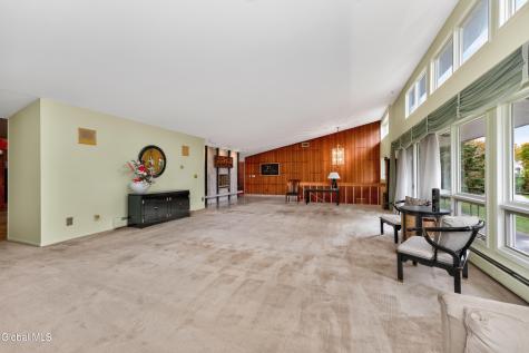 24 Oriel Lane Rensselaer NY 12144