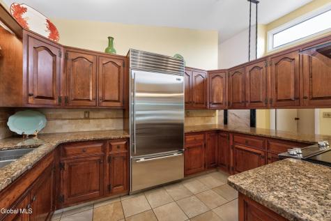 24 Oriel Lane Rensselaer NY 12144