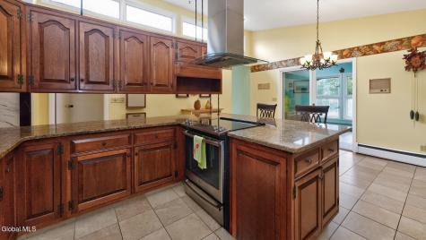 24 Oriel Lane Rensselaer NY 12144