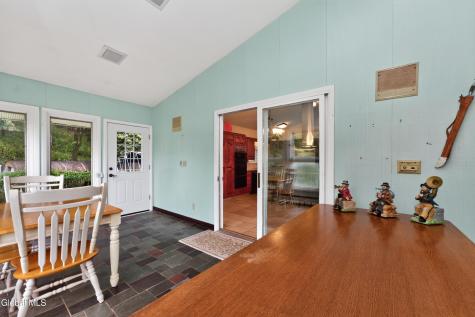 24 Oriel Lane Rensselaer NY 12144
