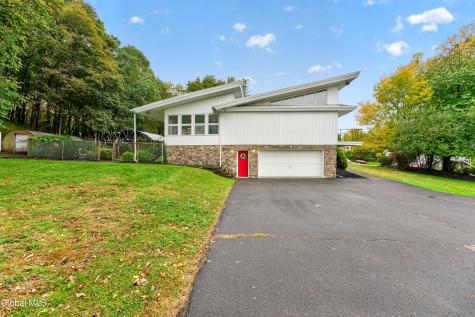 24 Oriel Lane Rensselaer NY 12144
