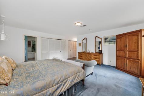24 Oriel Lane Rensselaer NY 12144