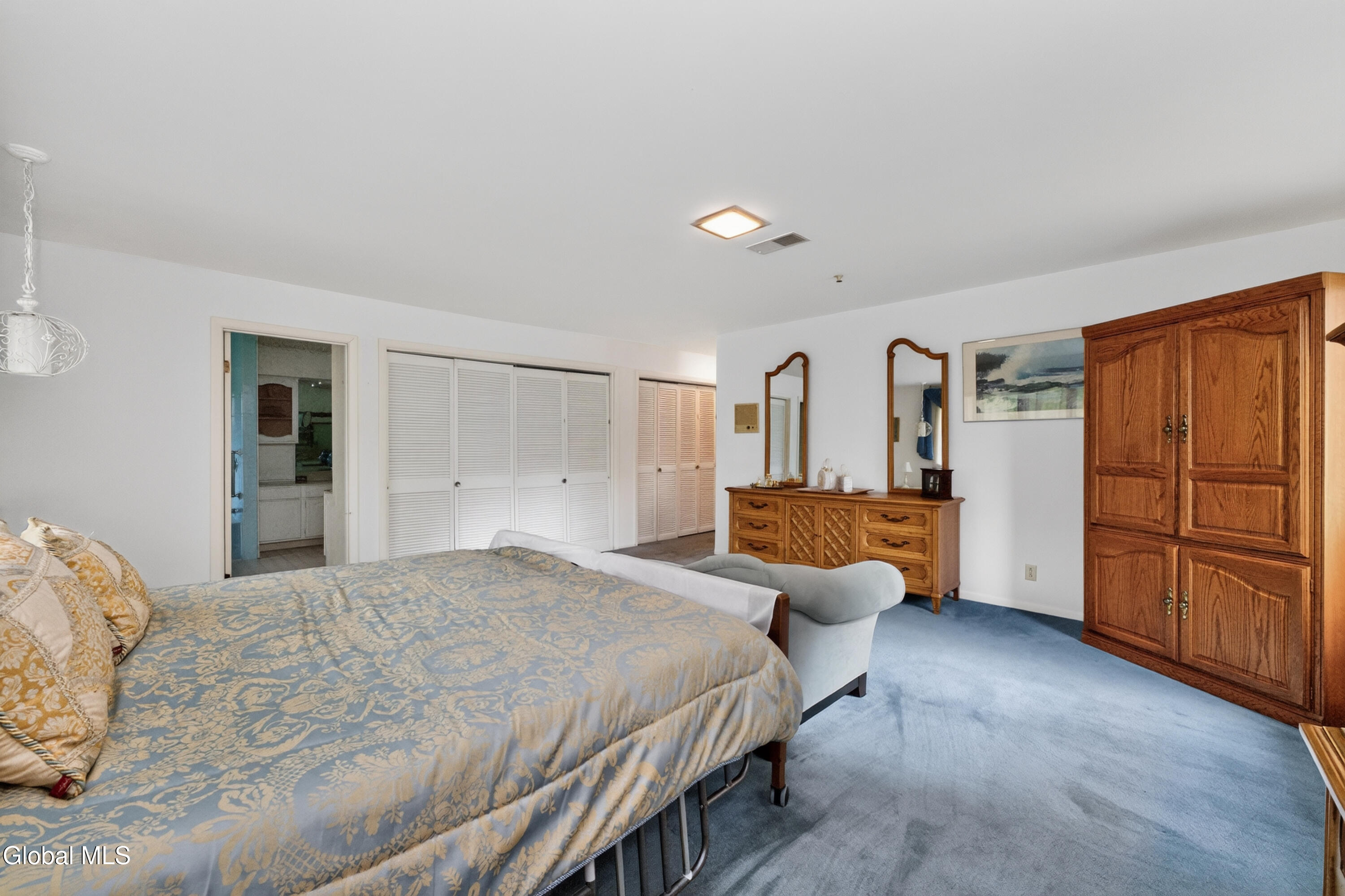 24 Oriel Lane Rensselaer NY 12144
