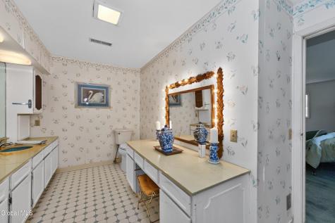 24 Oriel Lane Rensselaer NY 12144