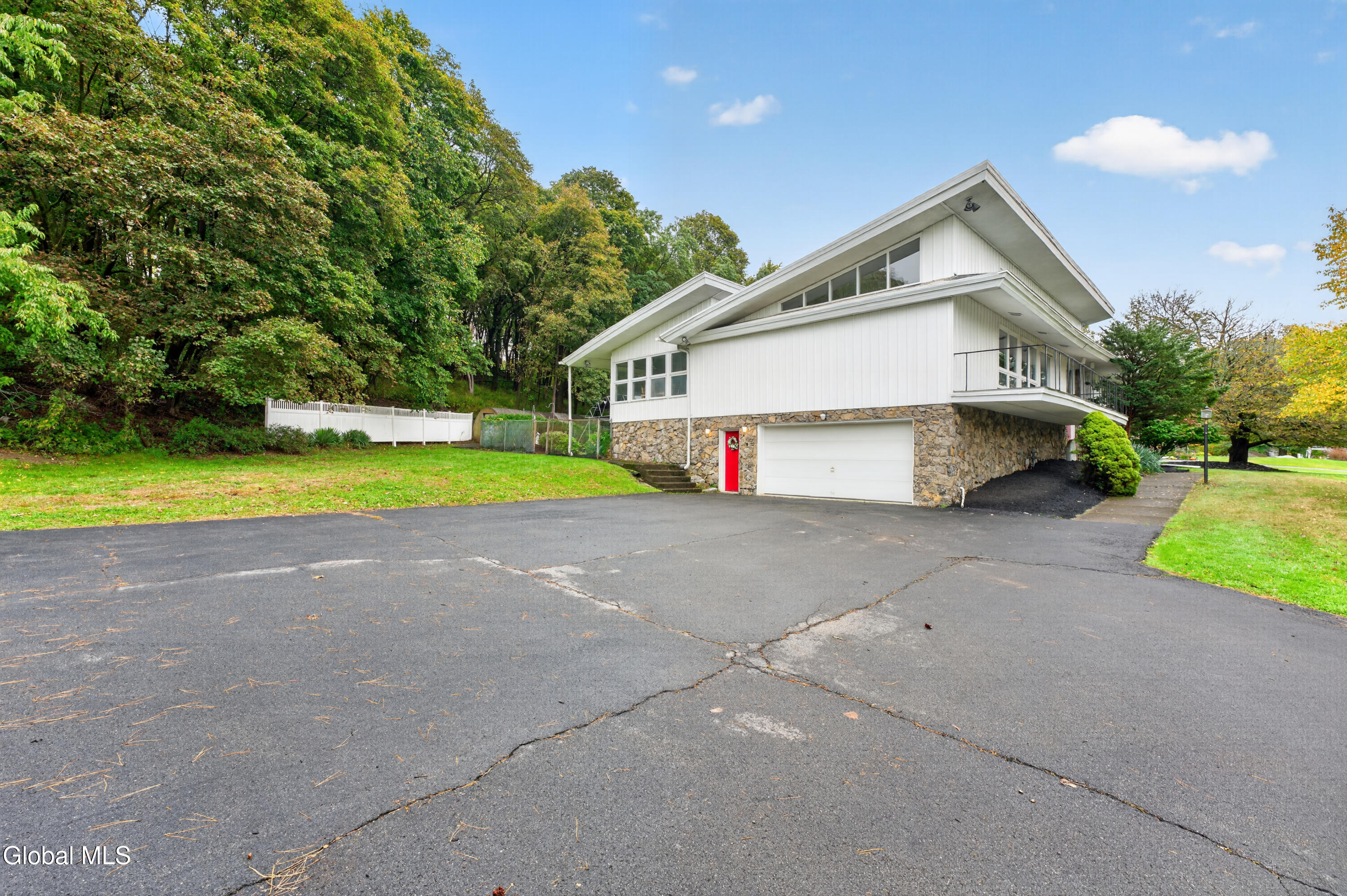 24 Oriel Lane Rensselaer NY 12144