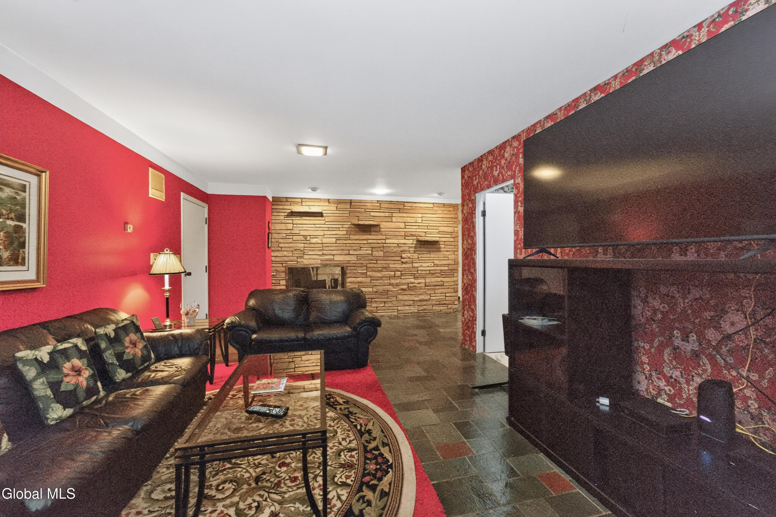 24 Oriel Lane Rensselaer NY 12144