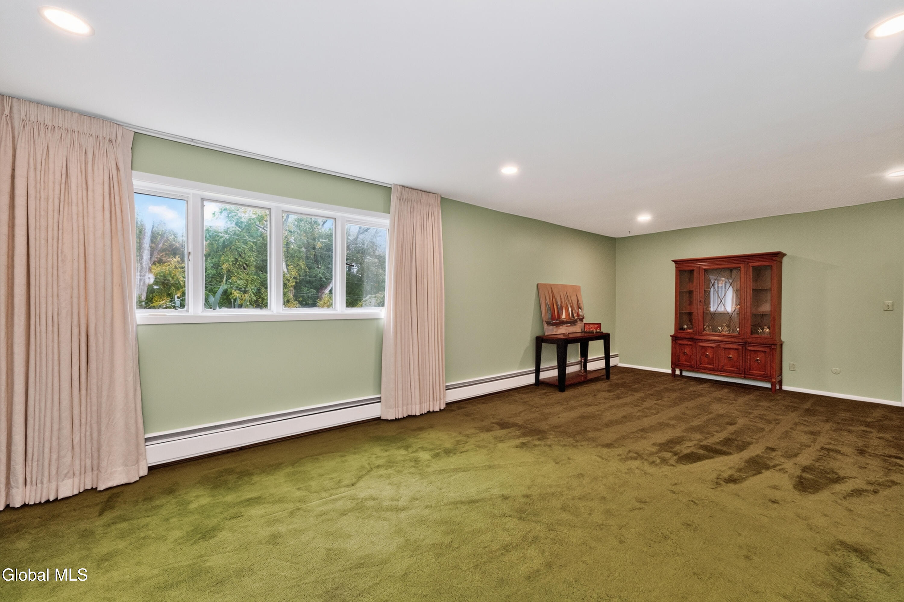 24 Oriel Lane Rensselaer NY 12144