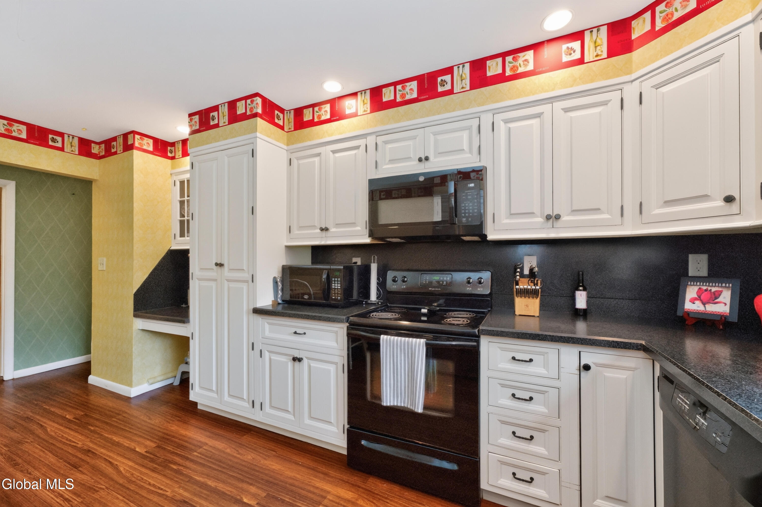 24 Oriel Lane Rensselaer NY 12144
