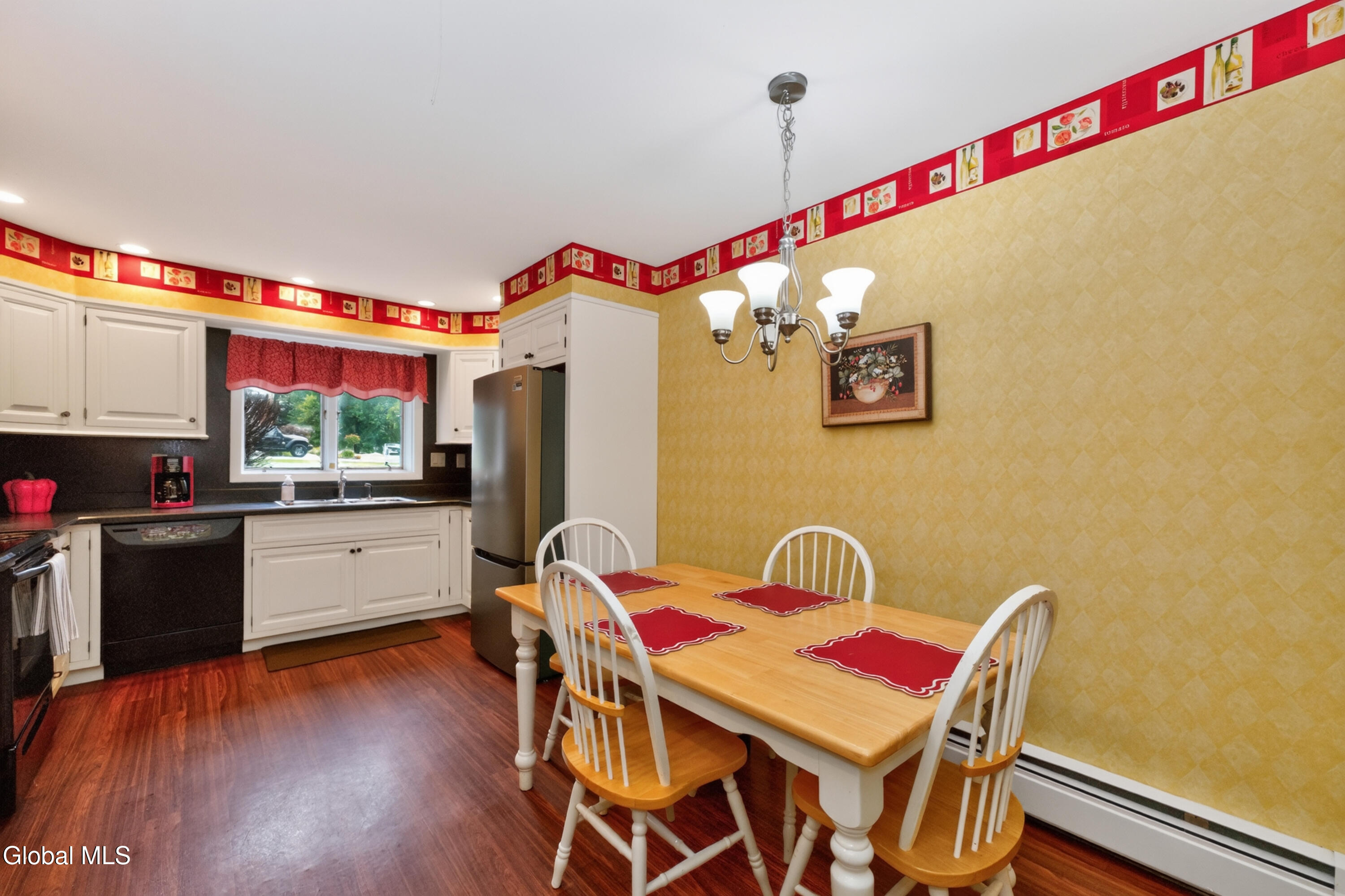 24 Oriel Lane Rensselaer NY 12144