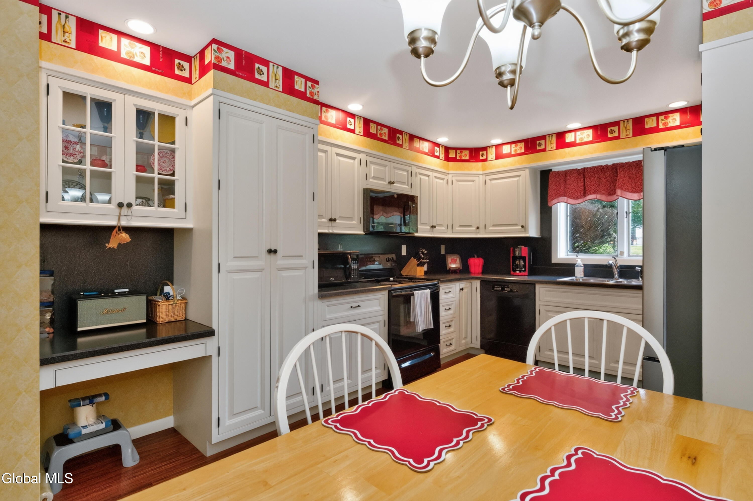 24 Oriel Lane Rensselaer NY 12144