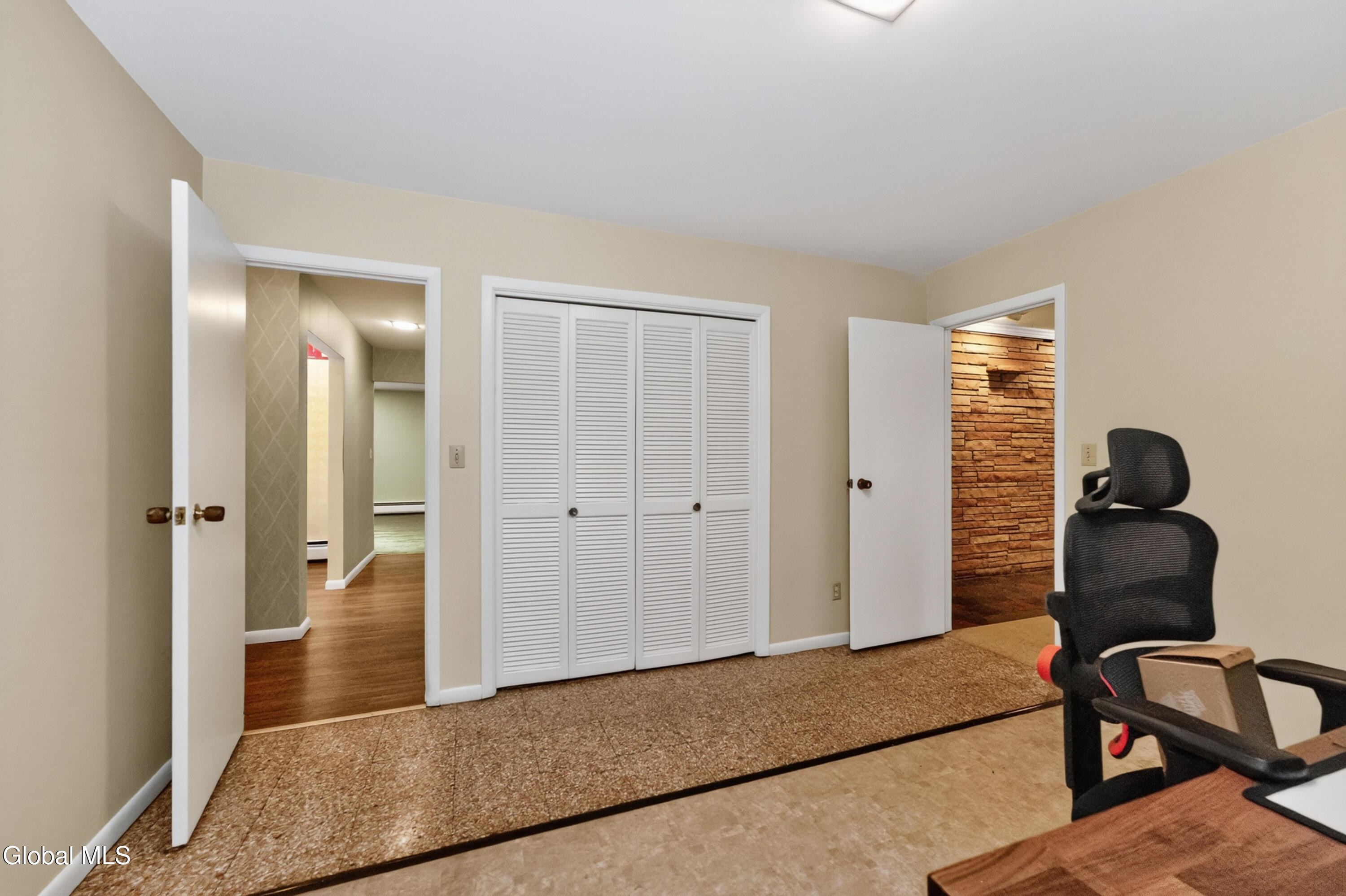 24 Oriel Lane Rensselaer NY 12144