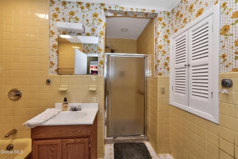 24 Oriel Lane Rensselaer NY 12144