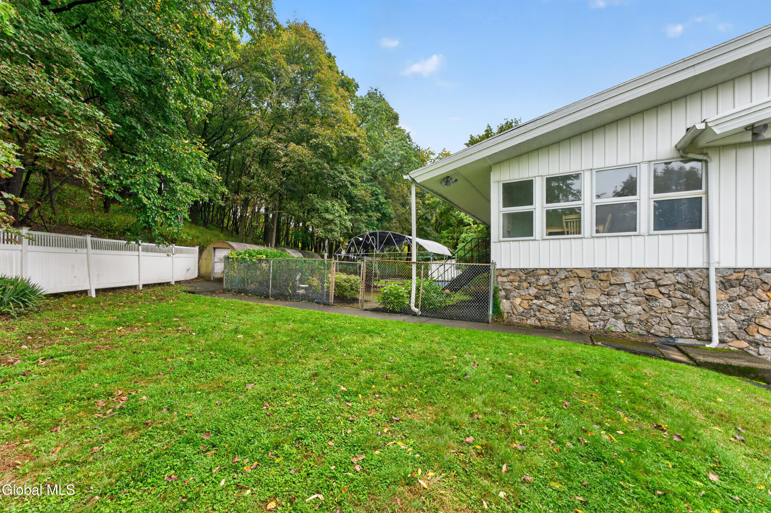 24 Oriel Lane Rensselaer NY 12144