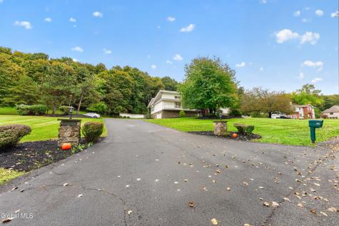 24 Oriel Lane Rensselaer NY 12144