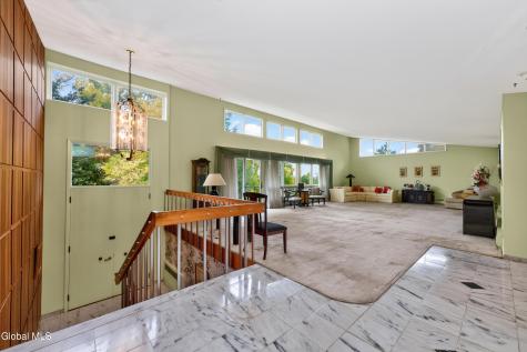 24 Oriel Lane Rensselaer NY 12144