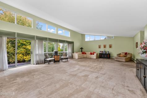24 Oriel Lane Rensselaer NY 12144