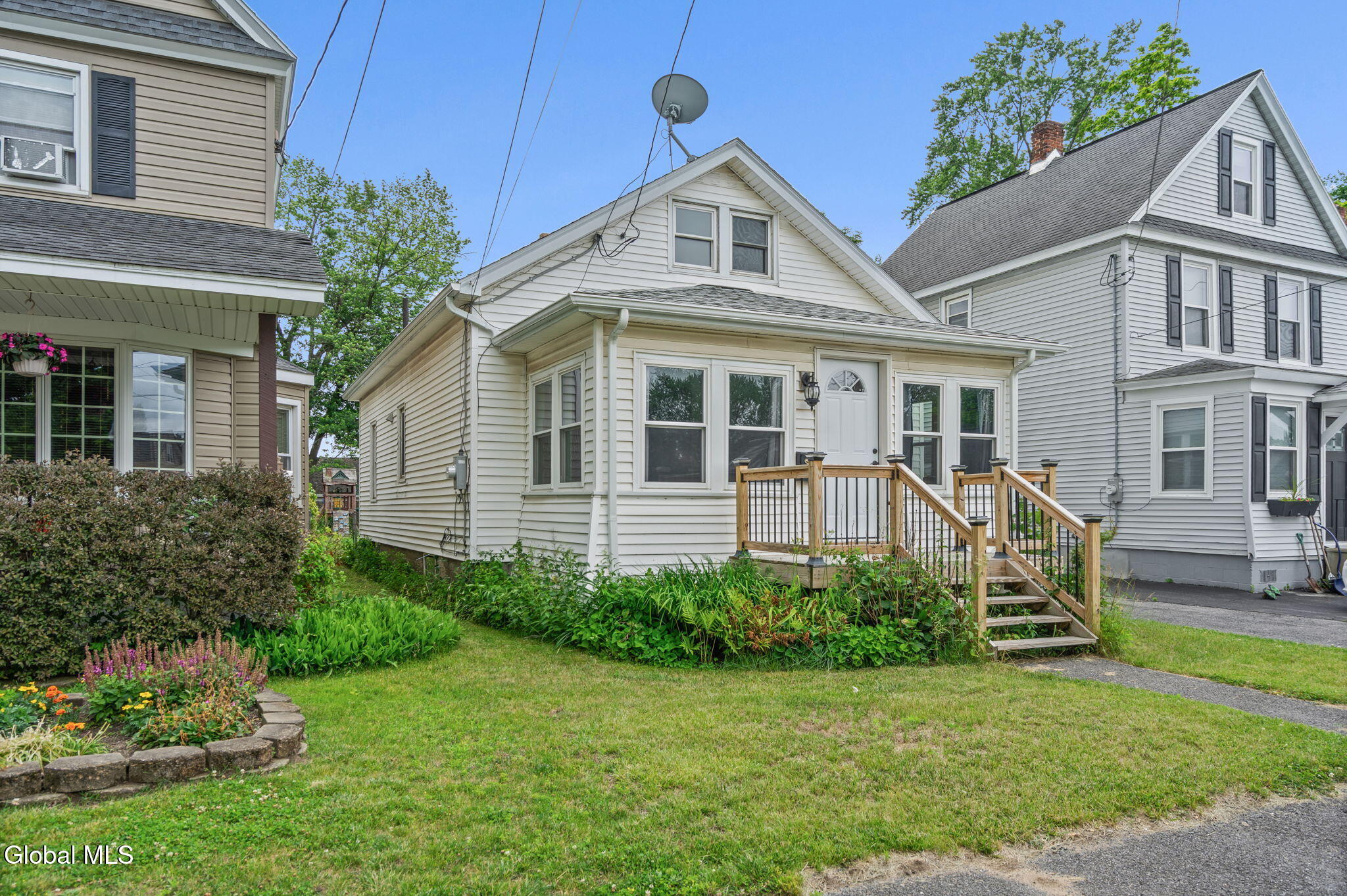 2726 Denver Avenue Schenectady NY 12306