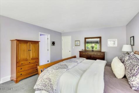 640 Grooms Road Clifton Park NY 12065