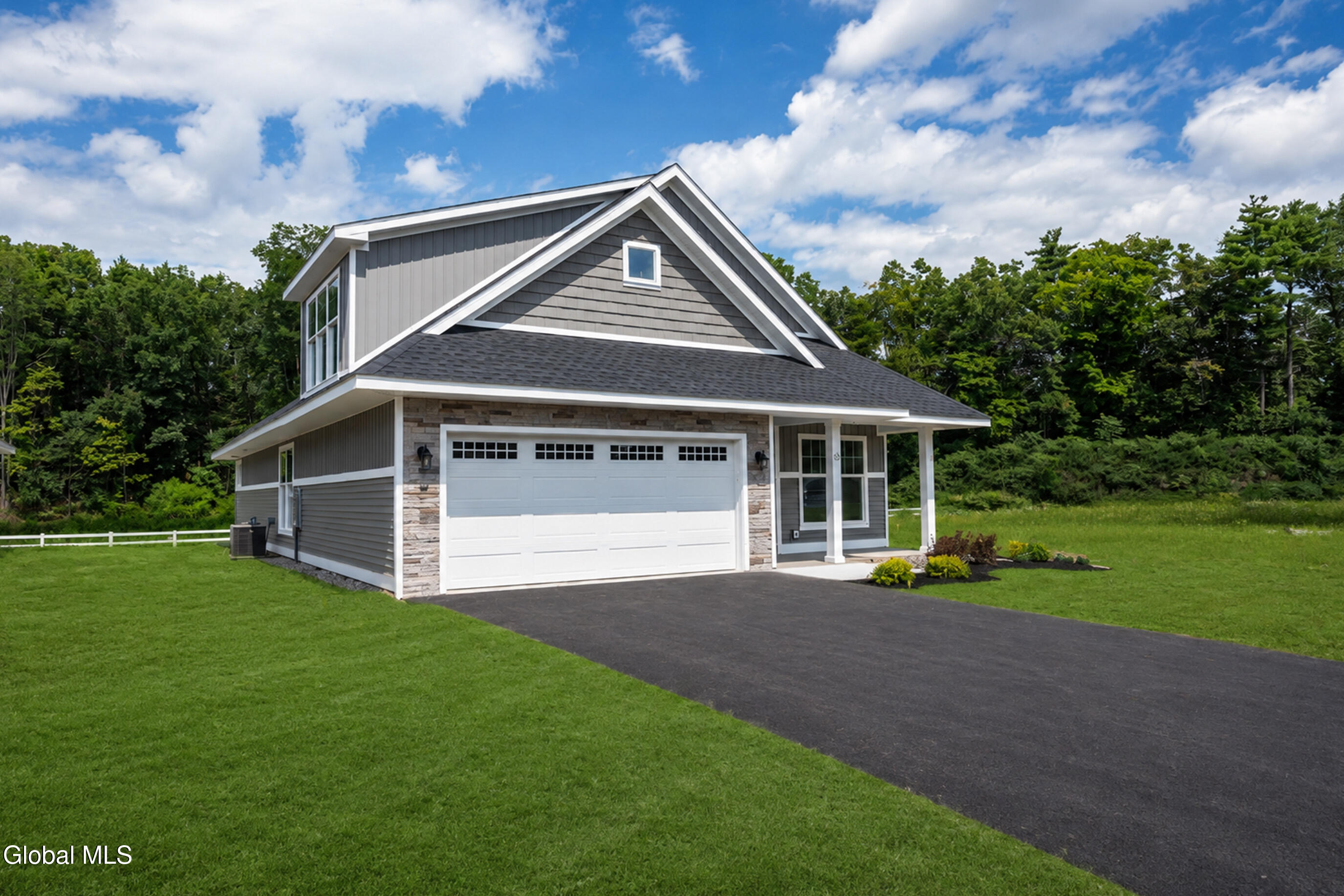104 Whispering Pines Way Schenectady NY 12306